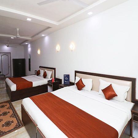 Oyo 11526 Hotel Apollo Agra  Εξωτερικό φωτογραφία