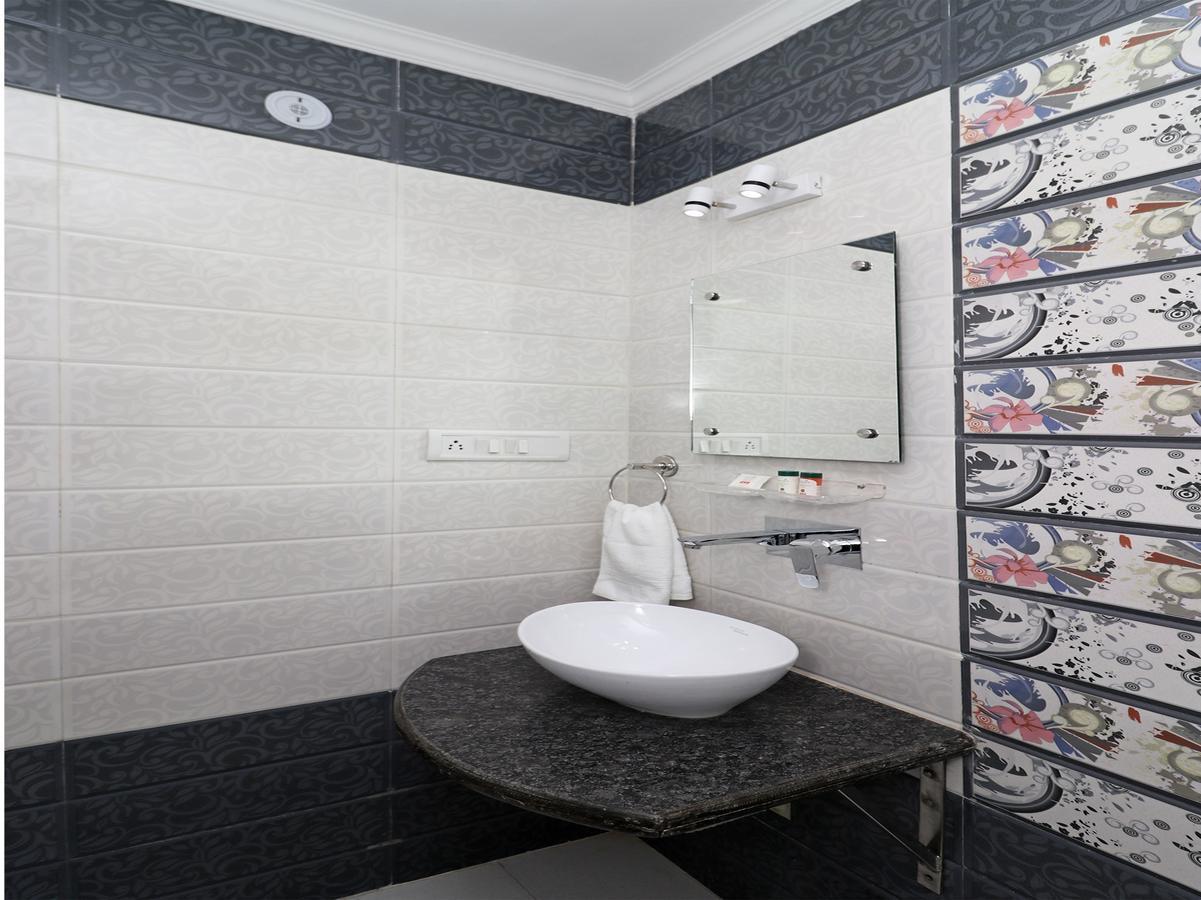 Oyo 11526 Hotel Apollo Agra  Εξωτερικό φωτογραφία