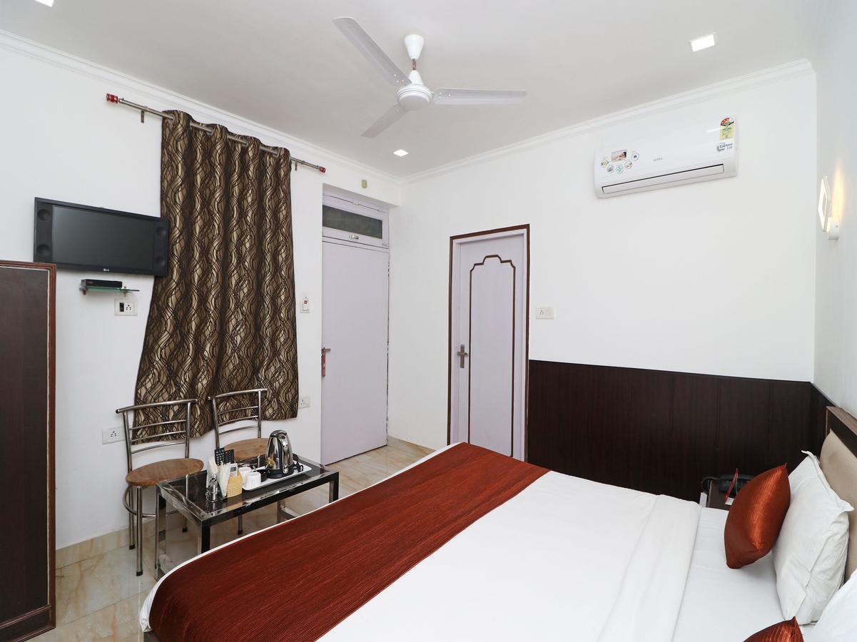 Oyo 11526 Hotel Apollo Agra  Εξωτερικό φωτογραφία