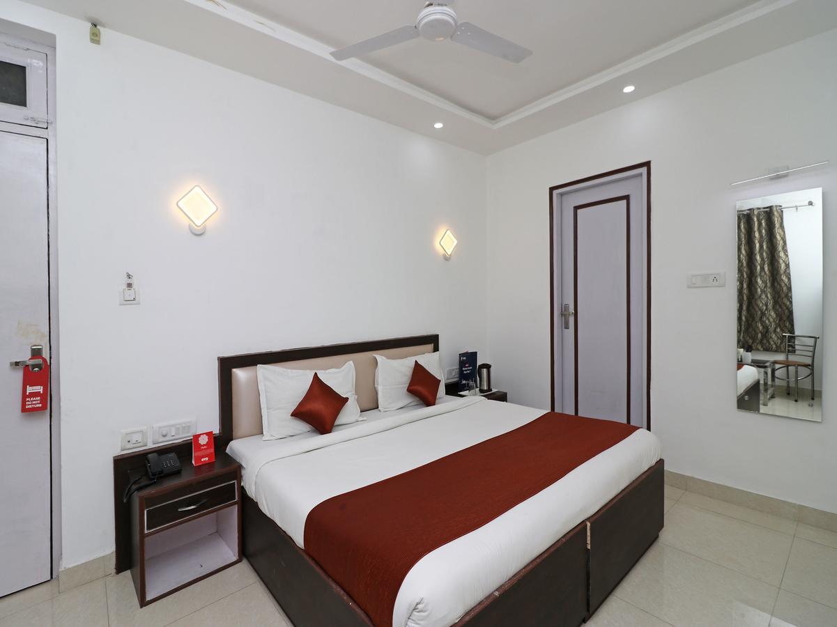 Oyo 11526 Hotel Apollo Agra  Εξωτερικό φωτογραφία